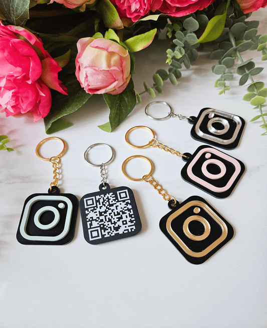 Personalized keychain with Instagram QR code BLACK