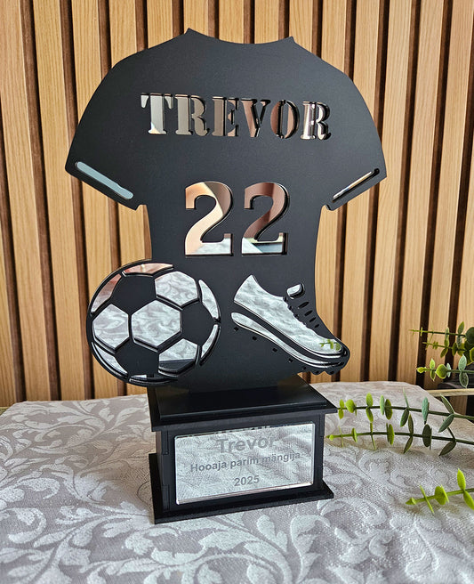 Jalgpalli karikas graveeringuga