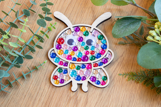 Children's Craft Kit for creating bee-shaped refrigerator magnet