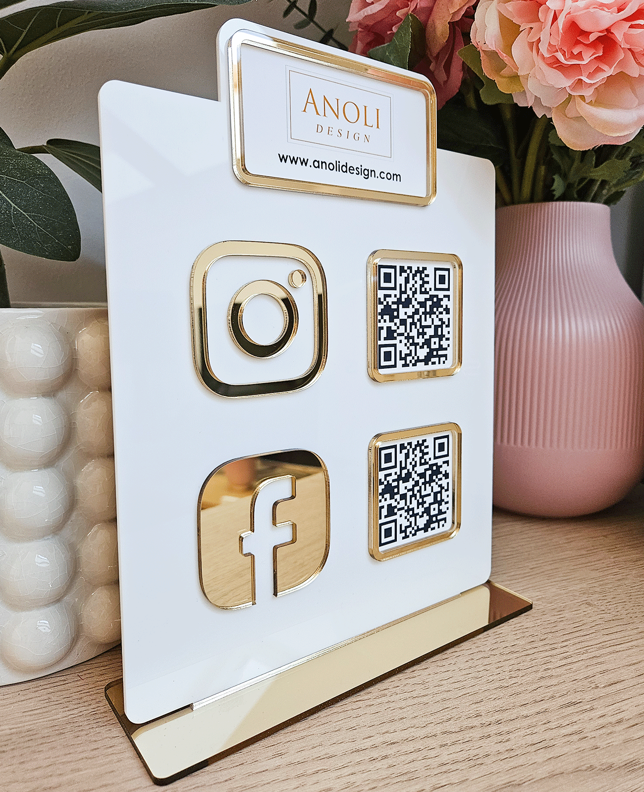 Sotsiaalmeedia sildid QR koodiga