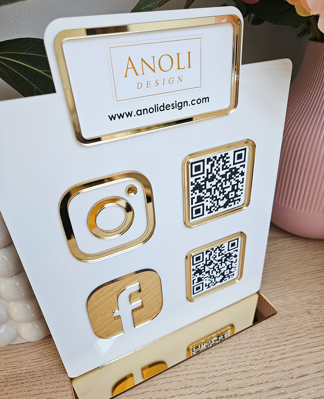 Sotsiaalmeedia sildid QR koodiga