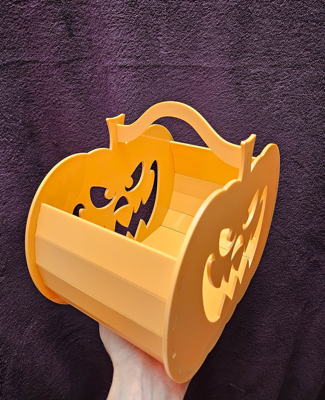 Halloweeni suur kommikorv "Kõrvits" 22,5x18x13,5 cm