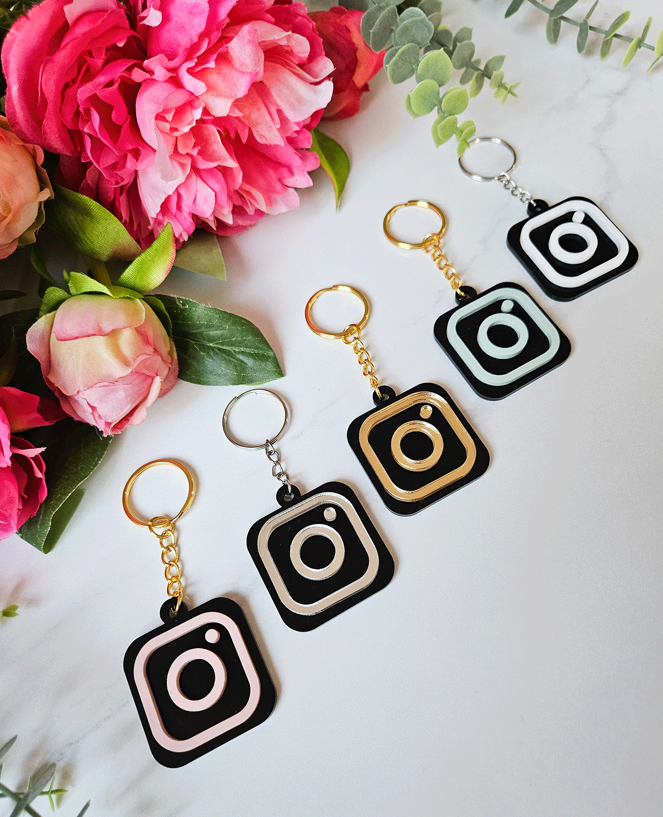 Personalized keychain with Instagram QR code BLACK