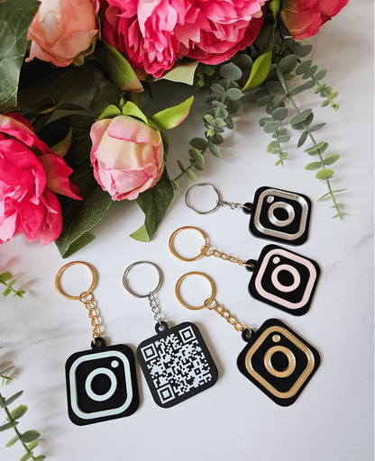 Personalized keychain with Instagram QR code BLACK