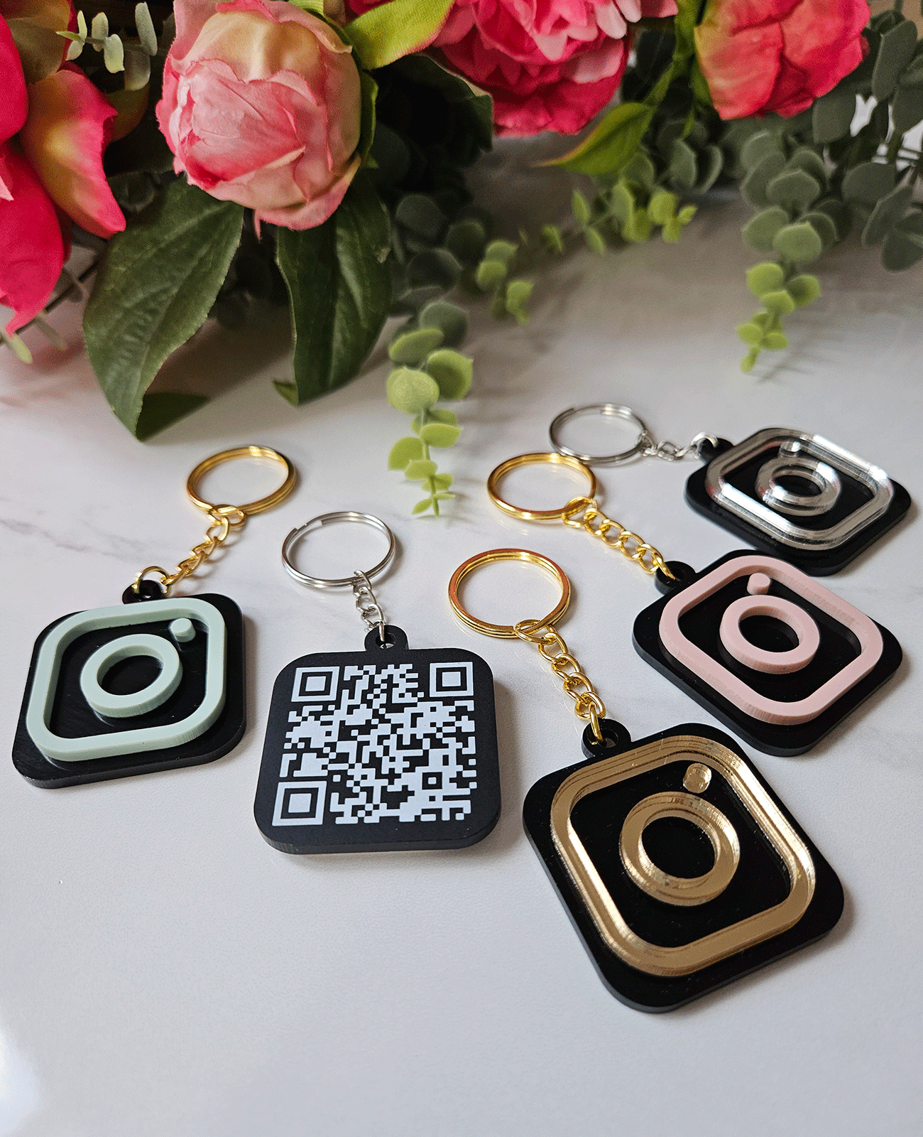 Personalized keychain with Instagram QR code BLACK