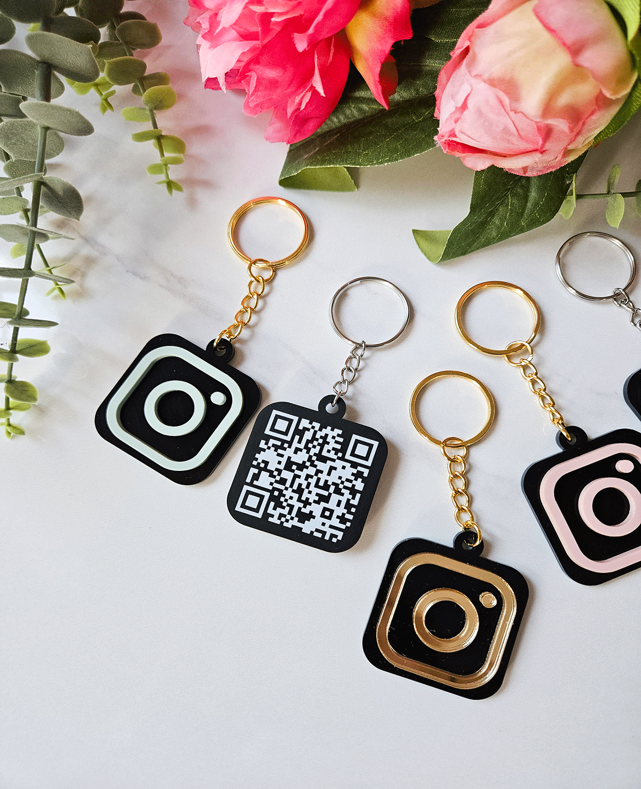 Personalized keychain with Instagram QR code BLACK