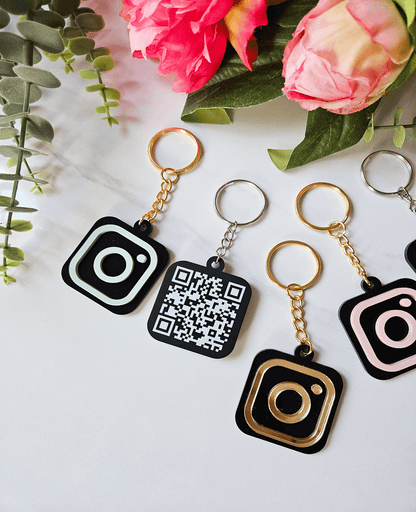 Personalized keychain with Instagram QR code BLACK
