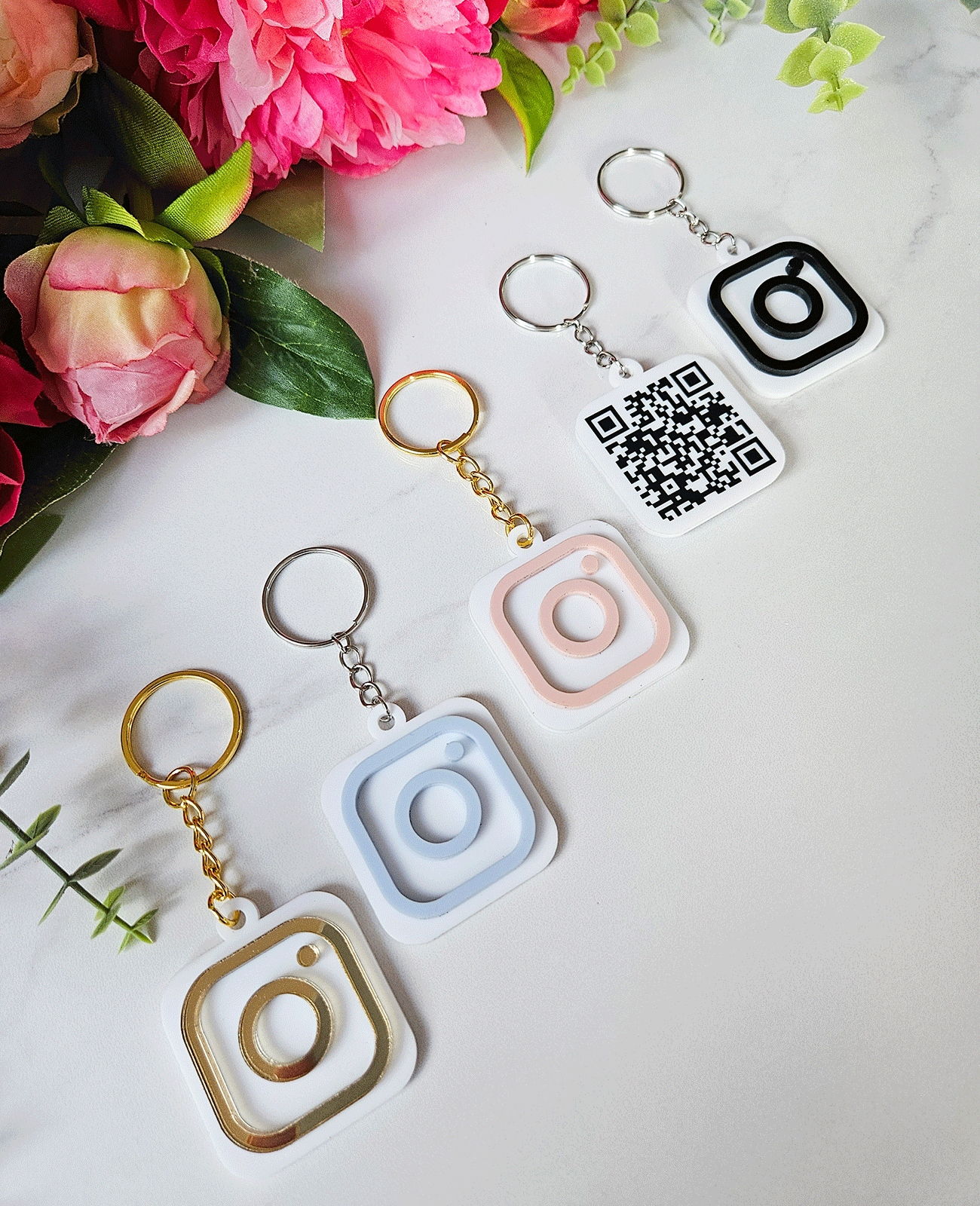 Isikupärane võtmehoidja Instagram QR koodiga VALGE