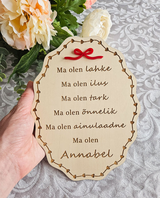 Personaalne puidust afirmatsioonitahvel lastele "Lipsuke"