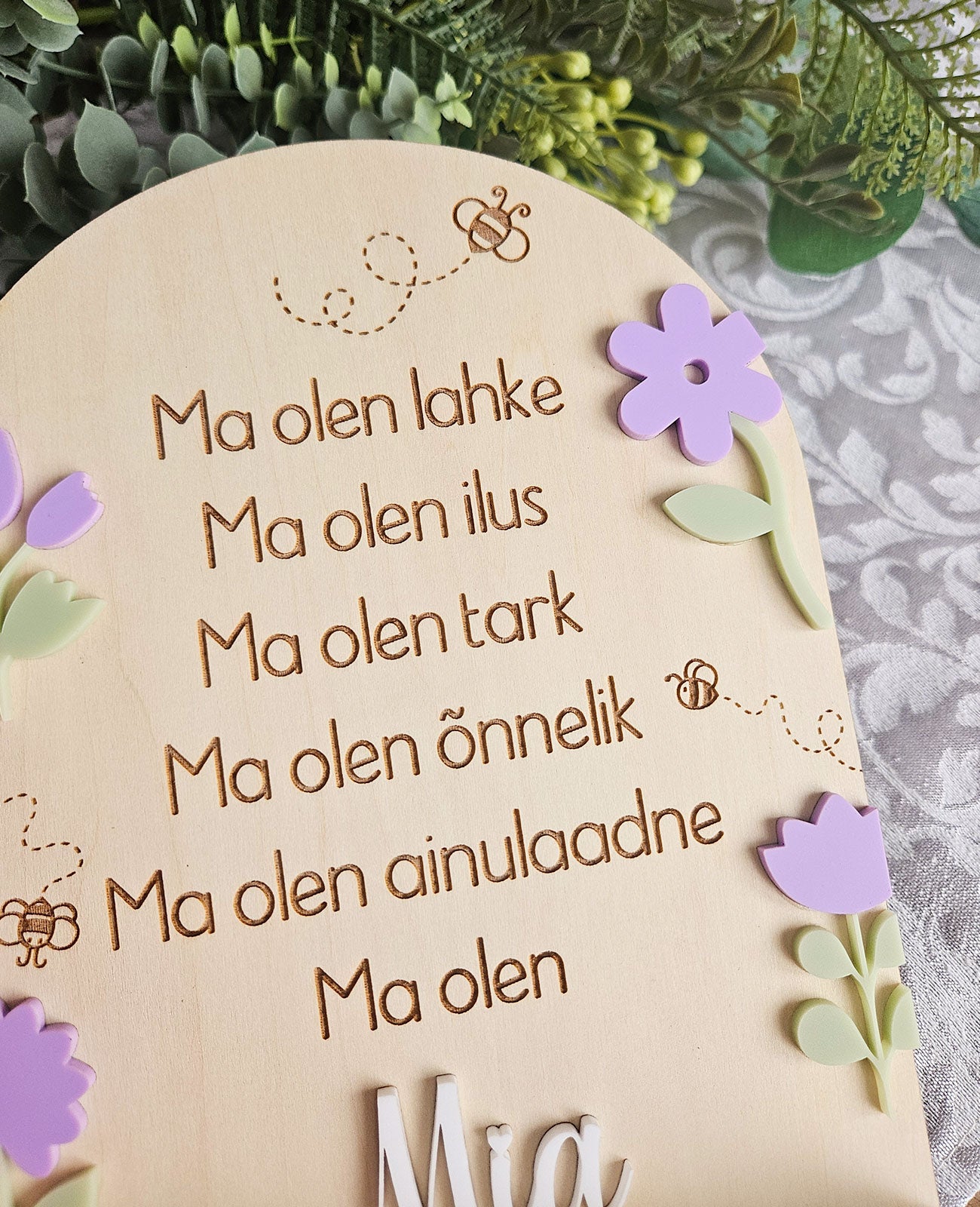 Personaalne puidust afirmatsioonitahvel lastele "Lilled"