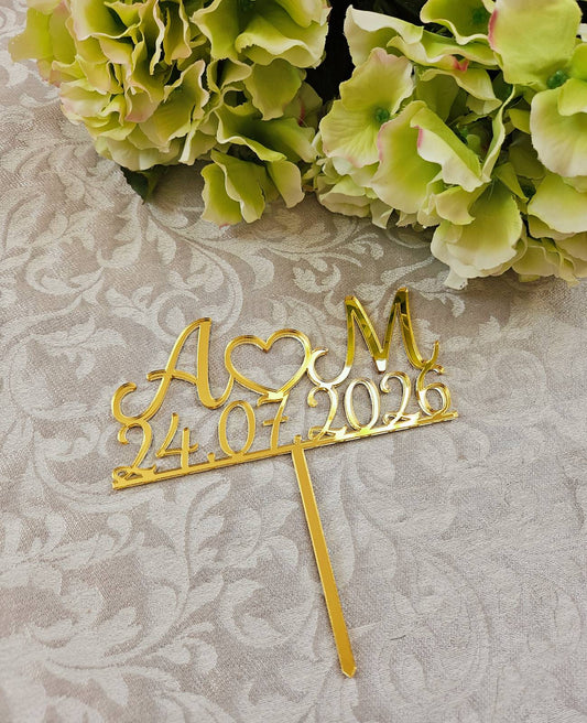 Wedding cake topper — a beautiful decoration for your celebration