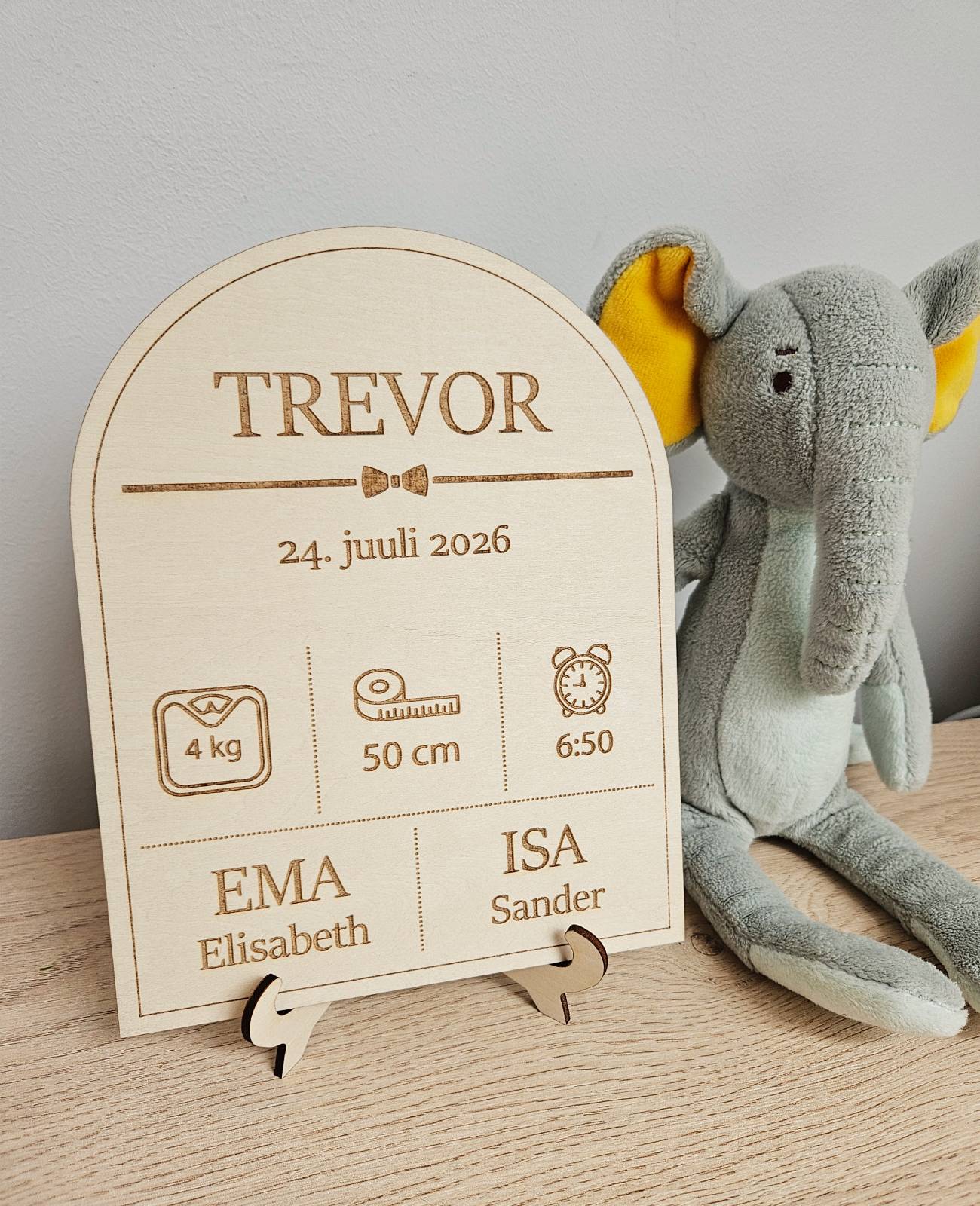 Wooden baby plaque — gift for a newborn