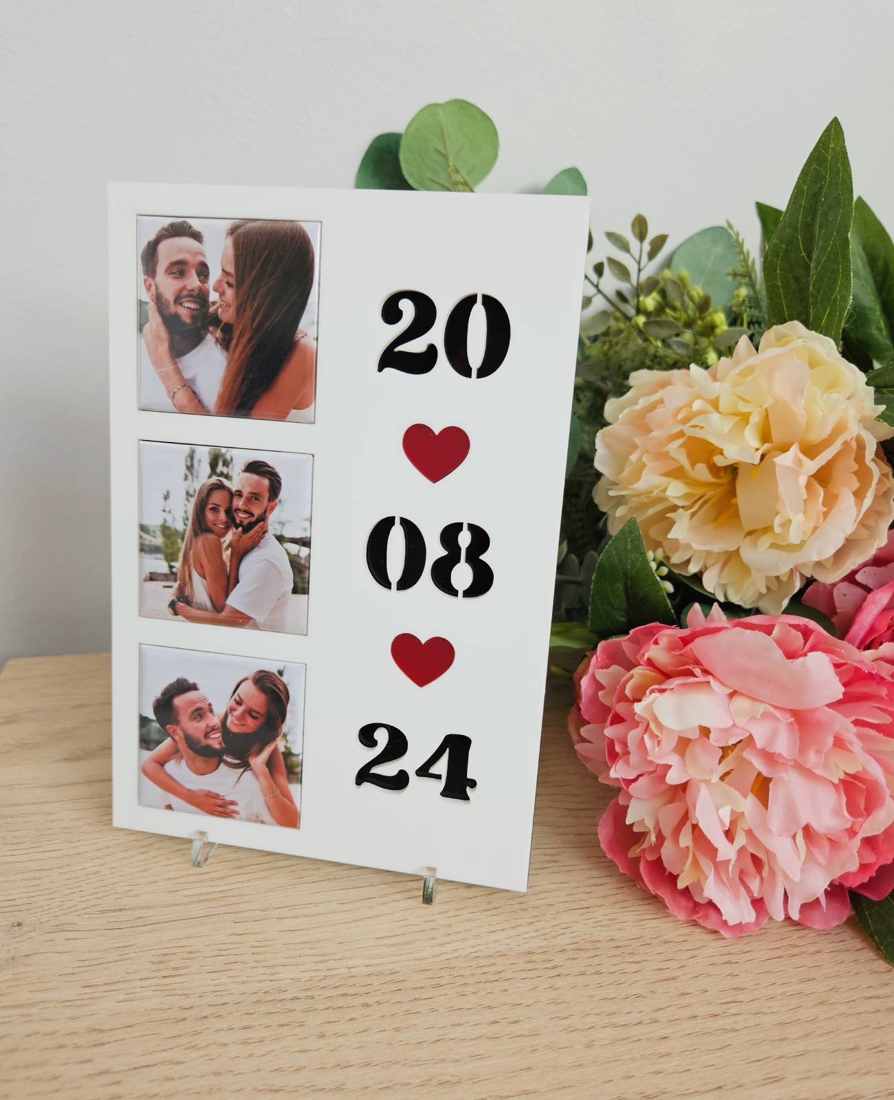 That special day | Photo magnet frame with date of love 

